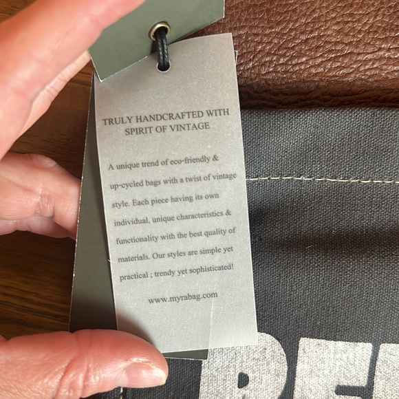 NWT Beer Caddy - Picture 2 of 4